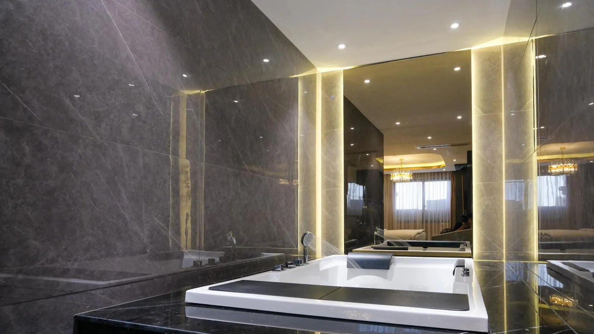 Enjoy Boutique Saigon Hotel Ho Chi Minh City